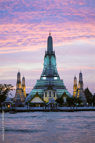 Wat Arun (Temple of Dawn), Bangkok, Thailand, Asia photo