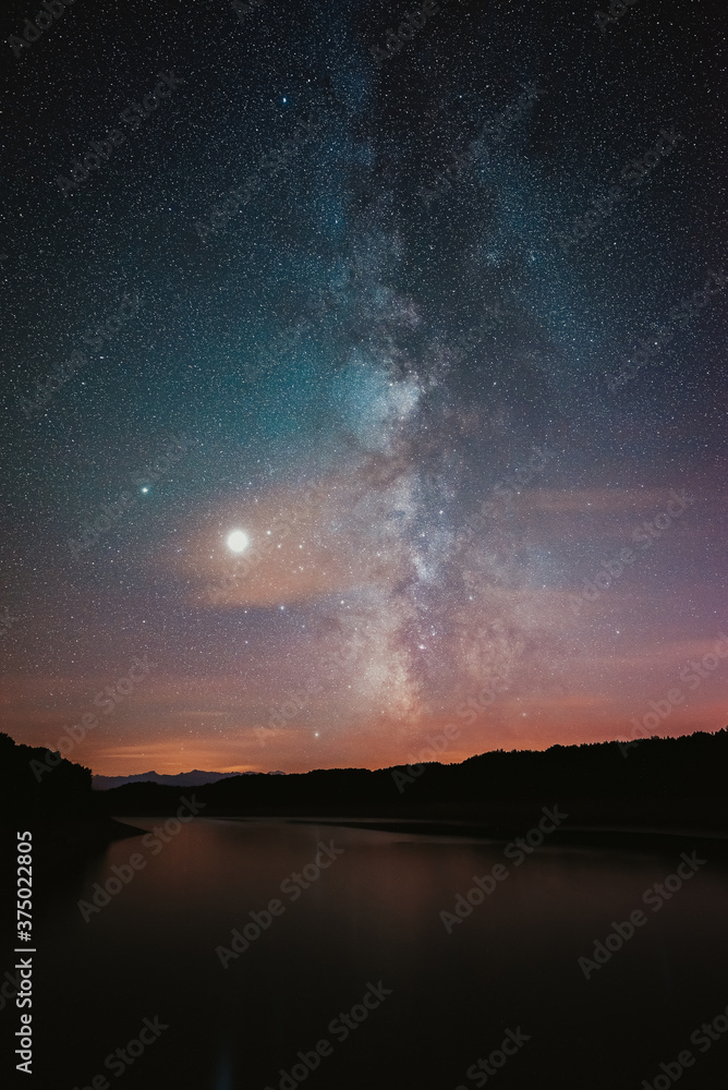 Fototapeta premium voie lactée lac de louet verticale