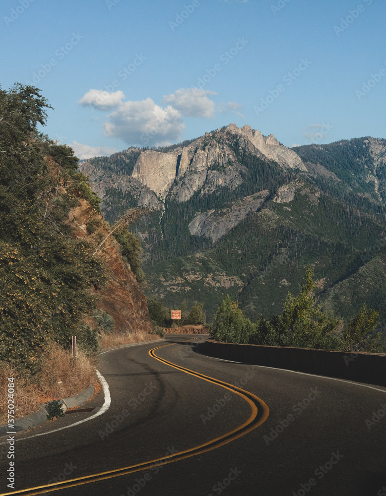 Fototapeta premium road to the mountains