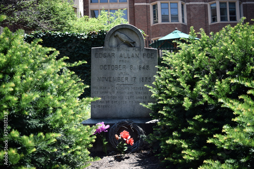 Φωτογραφία Edgar Allen Poe's Gravestone