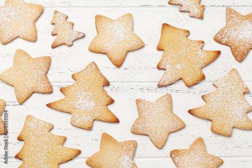 Christmas greeting card with gingerbread cookies