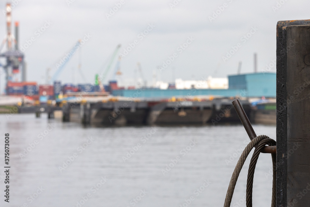 Fototapeta premium a mooring post in the Rotterdam harbor