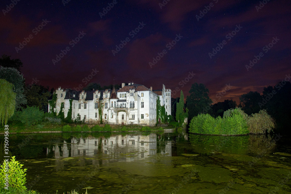 Obraz premium Pałac Dobrocin