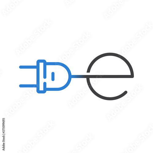 Concepto energía eléctrica. Logotipo lineal letra inicial e con enchufe eléctrico con cable en azul y gris