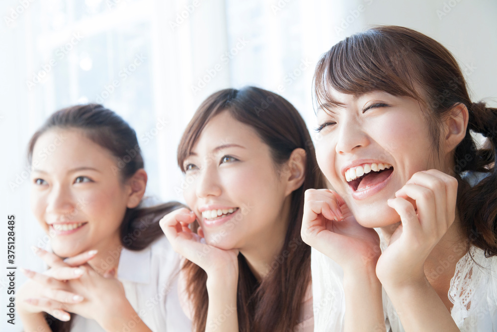 笑顔の女性 笑顔の女性