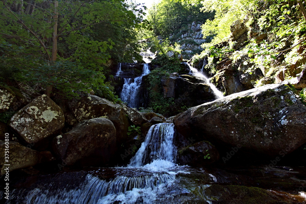 The Dardagna waterfalls are located in the upper Bolognese Apennines on the Dardagna stream, under the Corno alle Scale. The Dardagna waterfalls are located in the upper Bolognese Apennines on the Dardagna stream, under the Corno alle Scale.