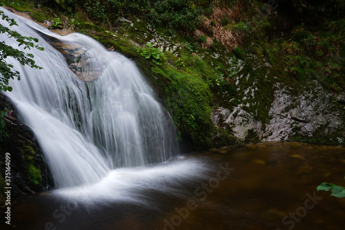 Fototapeta Naklejka Na Ścianę i Meble -  Wasserfall 1 Langzeitbelichtung