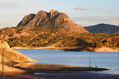 Montaña y agua. Embalse del Quípar y Sierra del Almorchón. Calasparra y Cieza, en Murcia, España. photo