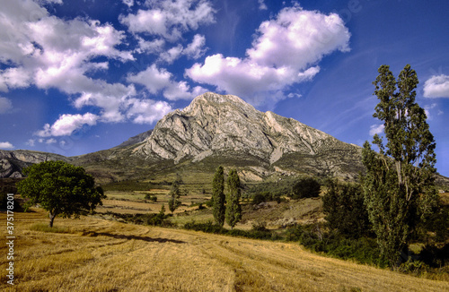 Macizo del Turbón(2492m.).Ixea. Valle de Isábena.Pirineo Aragones.Huesca.España.