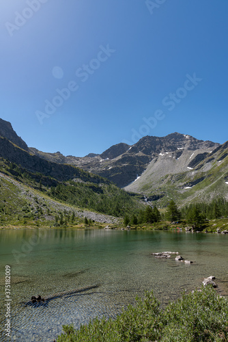Obraz na plátně Morgex (Aosta), the wonderful Lake of Arpy, a mirror of water of glacial origin set in a beautiful alpine setting