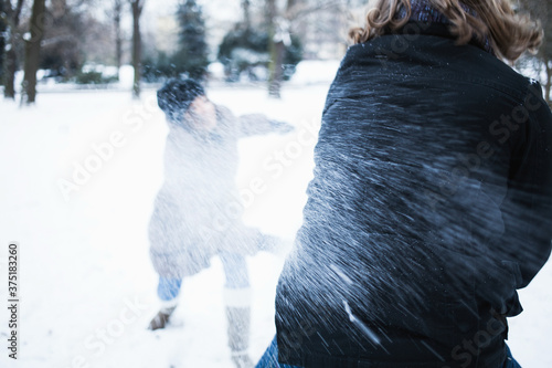 Snowball fight: directhit. photo