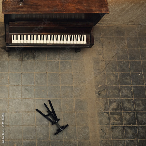 Bird's eye view of piano give-up photo