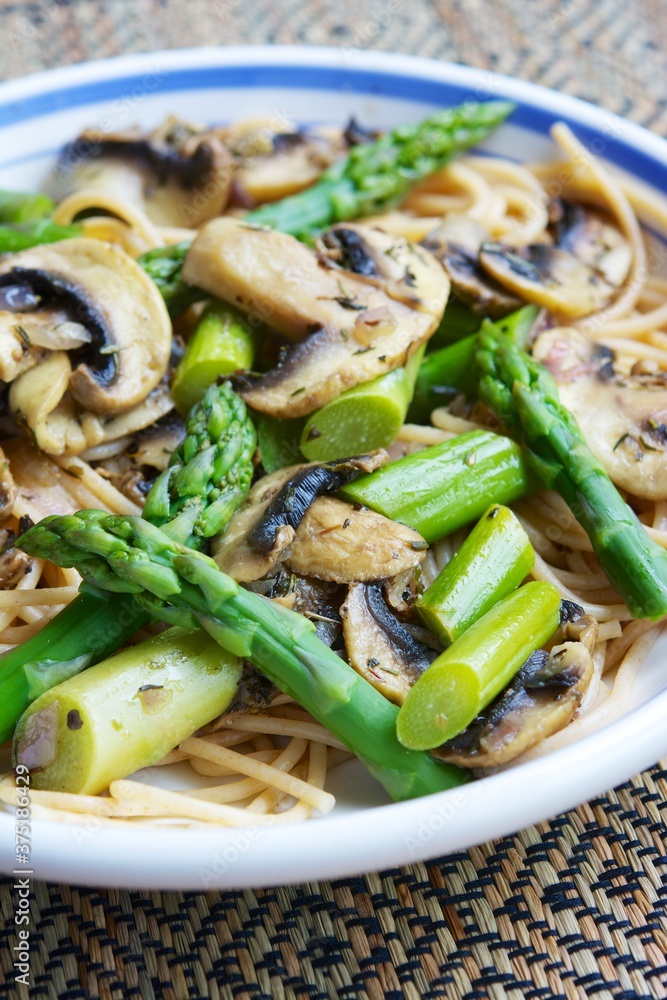 Whole-wheat Pasta with Asparagus and Mushrooms Whole-wheat Pasta with Asparagus and Mushrooms