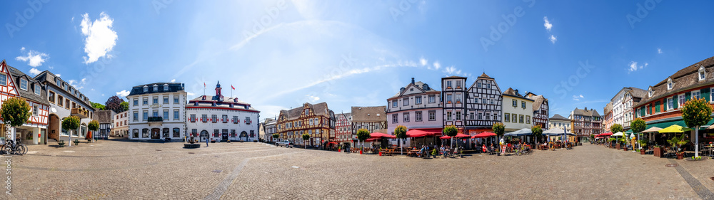 Fototapeta premium Panorama, Marktplatz, Linz am Rhein, Deutschland
