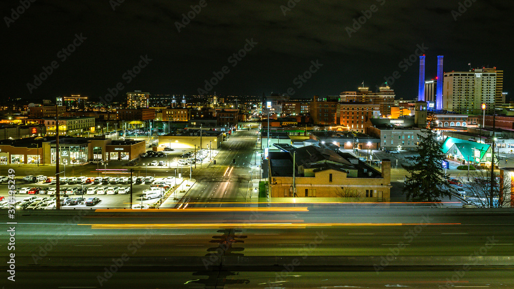 Obraz premium Downtown Spokane, WA City Skyline at Night, Long Exposure