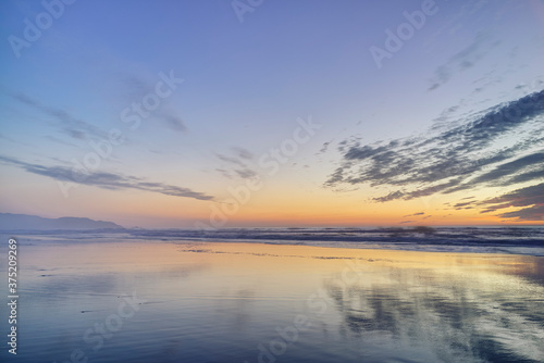 Wallpaper Mural Stretched mirror Torontodigital.ca