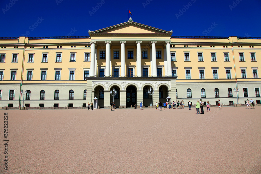 Schlossplatz und Königspalast von Oslo. Oslo, Norwegen, Europa