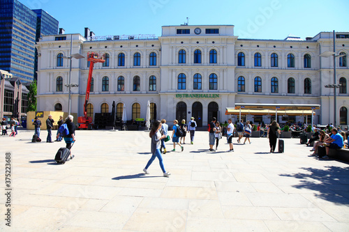 Der Bahnhofsvorplatz in Oslo. Oslo, Norwegen, Europa