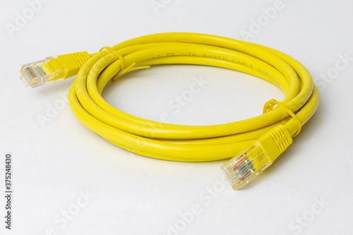 Cable UTP cat % amarillo para voz y datos