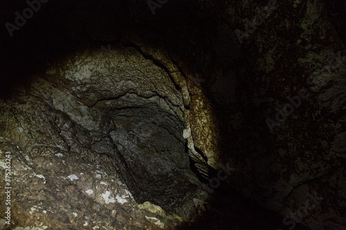 grutas del alcomun