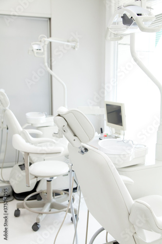 歯科クリニックの診療台 © Paylessimages