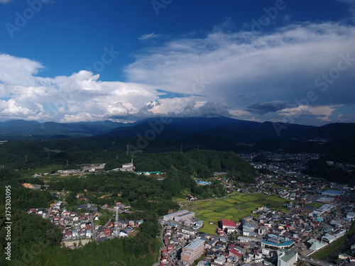 航空撮影した夏の高山市の街風景