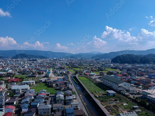 航空撮影した夏の高山市の街風景