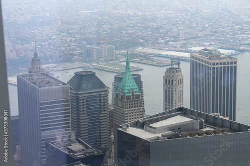 Skyline New York von oben mit Nebel