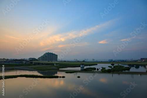 Wallpaper Mural 早朝の多摩川から見る風景 Torontodigital.ca