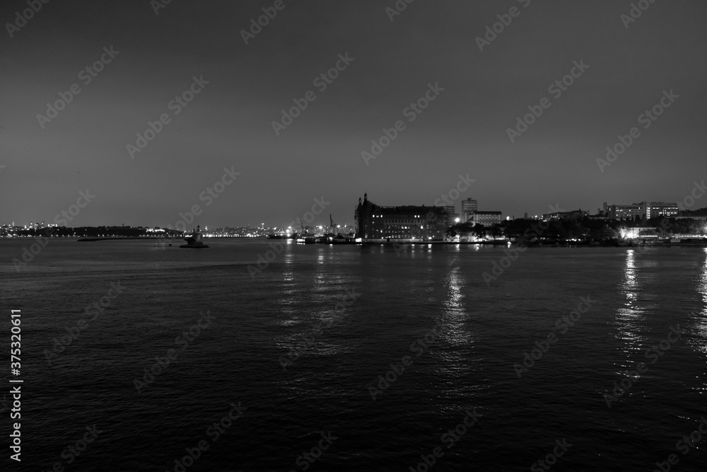 Fototapeta premium night view of kadıkoy