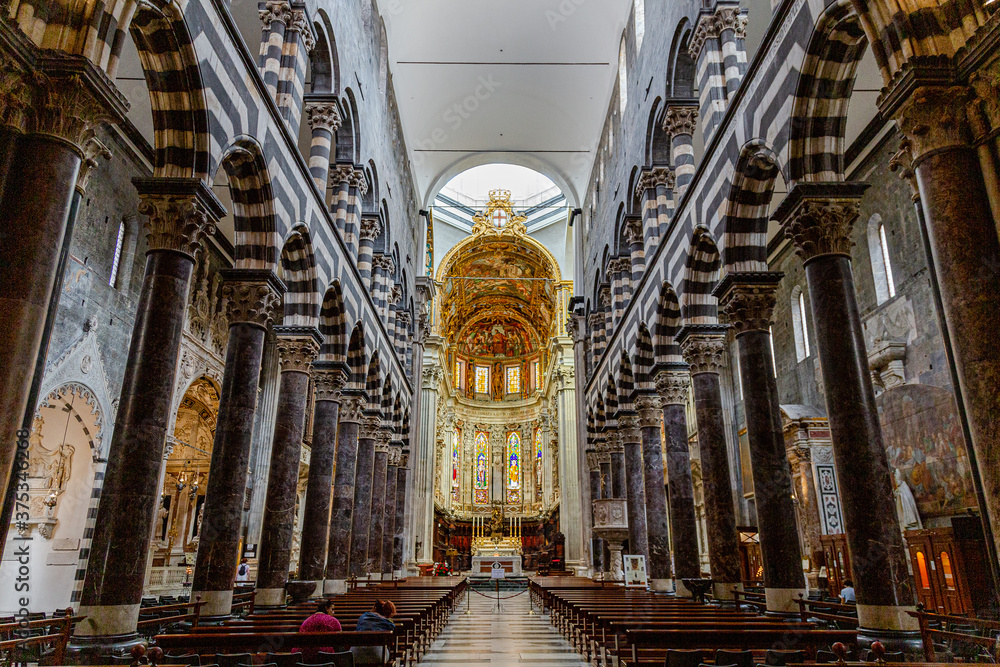 Fototapeta premium Interno della cattedrale di Genova