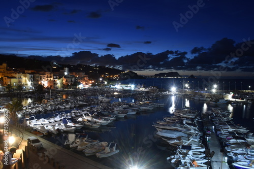 Obraz na płótnie Veduta notturna sul porto di S. Flavia, Sicilia Palermo. w salonie
