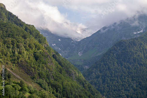 Paysage de montagne, pyrénées centrale, france, ariège