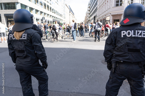 Bild auf Leinwand Polizeieinsatz während einer Demonstration