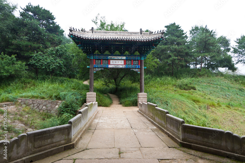 Obraz premium stone archway and stone bridge at a Chinese ancient garden
