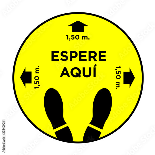 Espere aquí texto español. Distancia social prevención Coronavirus