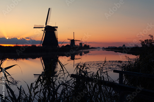 Windmühlen/Windmill Kinderdijk Holland © Sandwurm79