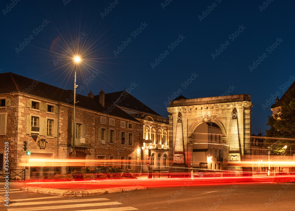Fototapeta premium Triumphal arch of Beaune by night, France