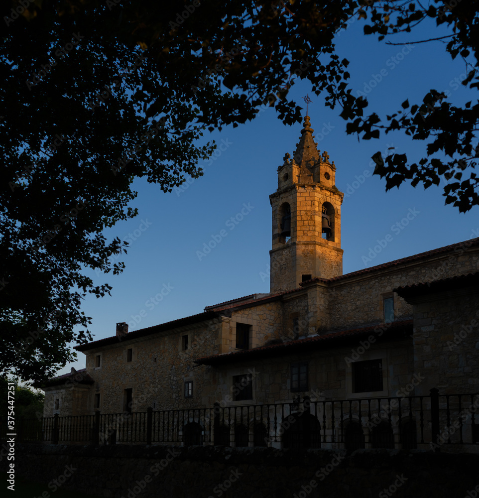 Obraz premium un amanecer en cantabria 