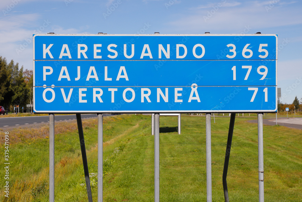 Board located in Haparanda with distances to the Swedish towns Karesuando, Pajala and Overtornea.