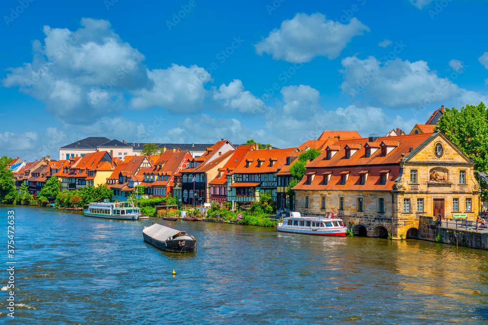 Obraz premium Panoramablick über das kleine Venedig mit dem Fluss Regnitz und die historische Altstadt von Bamberg, Bayern, Deutschland