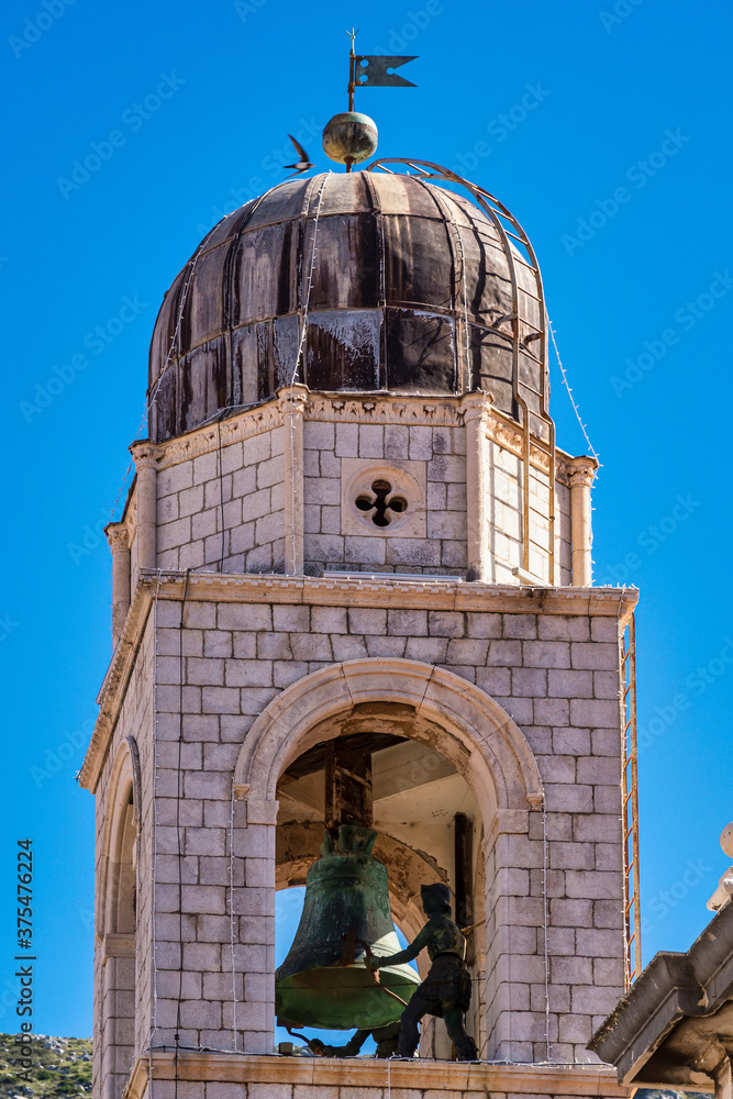 Luza square in Dubrovnik, Croatia with the old clock tower - 31 meter high. - obrazy, fototapety, plakaty 