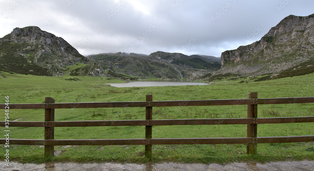 lago de montaña