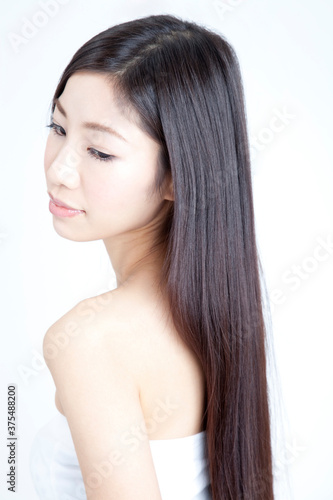 ロングヘアの女性 photo