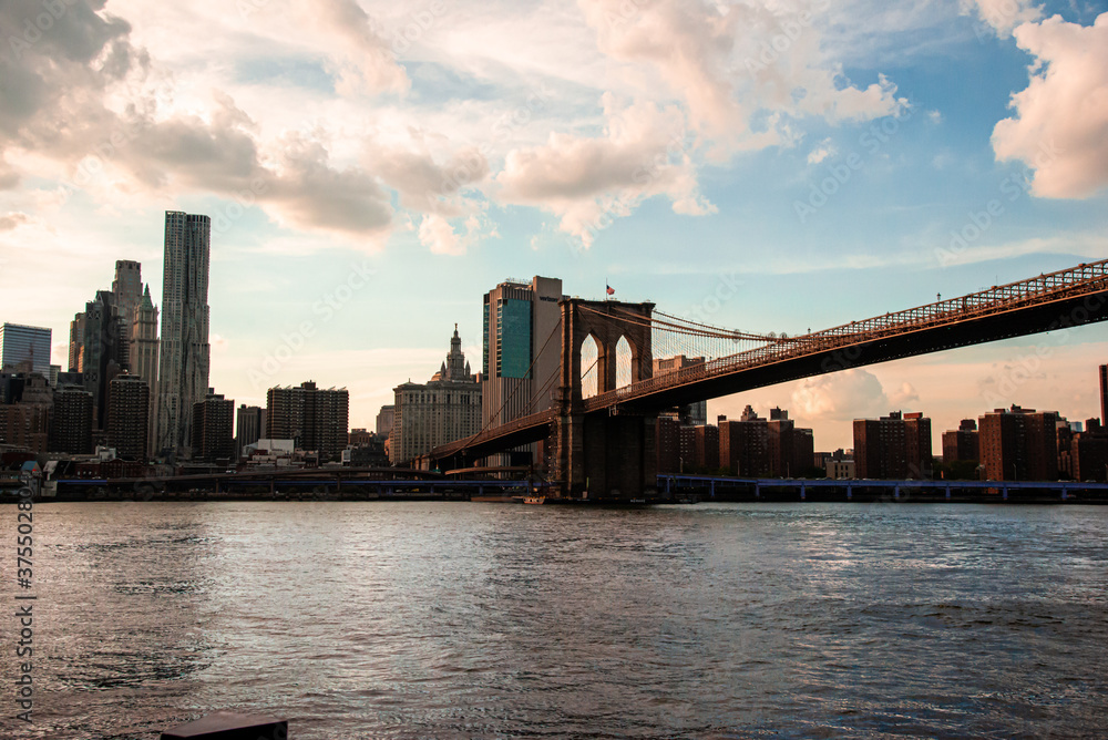 a shot of the Brooklyn bridge from the Brooklyn bridge park