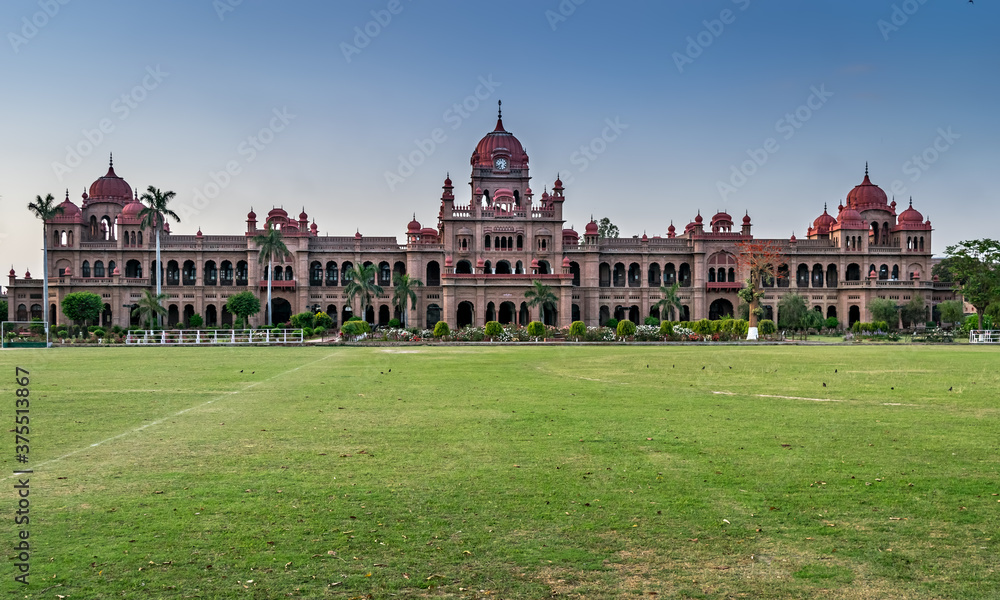 Obraz premium Khalsa College-Educational institution in the northern Indian city of Amritsar.