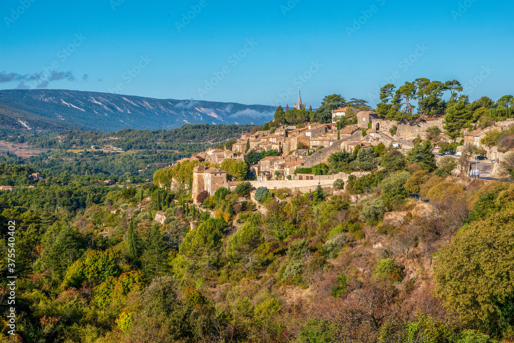 The picturesque village of Bonnieux in autumn, set in the French countryside in the Luberon region of Provence.
