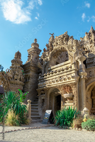 Photo du Palais idéal du Facteur cheval photo