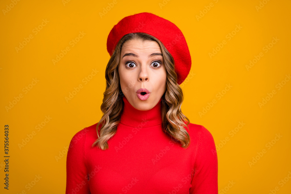 Close-up portrait of her she nice-looking attractive lovely fashionable amazed lovable cheery wavy-haired girl cool news pout lips isolated on bright vivid shine vibrant yellow color background Close-up portrait of her she nice-looking attractive lovely fashionable amazed lovable cheery wavy-haired girl cool news pout lips isolated on bright vivid shine vibrant yellow color background