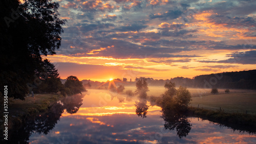 Ruhr im Morgengrauen bei Dortmund